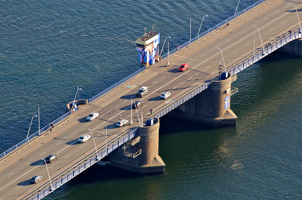 Limfjordsbroen Aalborg. Copyright Steen Lee Christensen/ Aalborg Luftfoto.