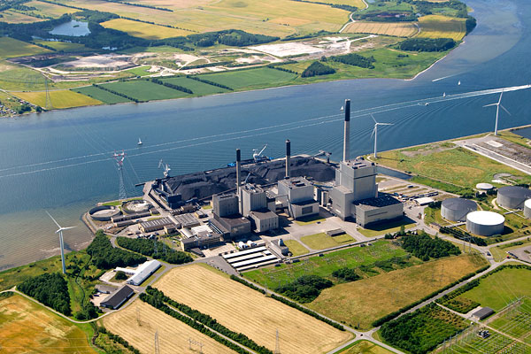 Nordjyllandsv&aelig;rket. Kraftvarmev�rk der leverer str�m og varme til kunder i Aalborg Kommune. Copyright Steen Lee Christensen/ Aalborg Luftfoto. 